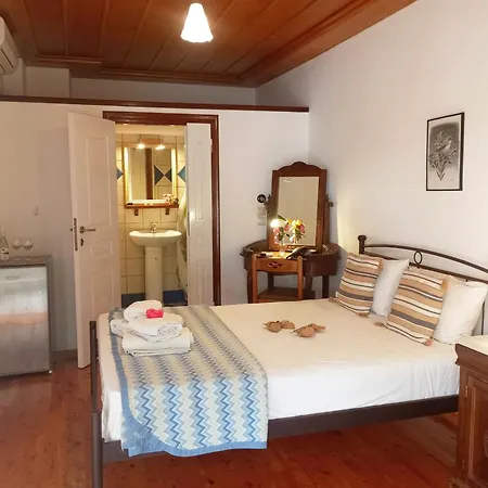 Hotel Paraliako Kyparissi