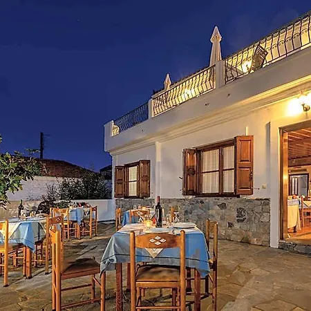 Hotel Paraliako Kyparissi