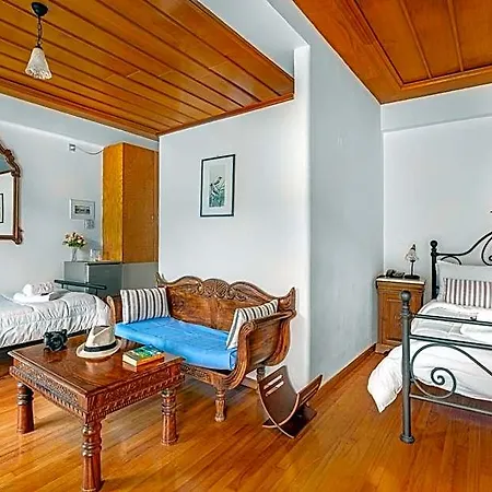 Hotel Paraliako Kyparissi