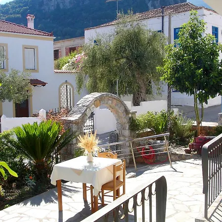 Hotel Paraliako Kyparissi Kyparission