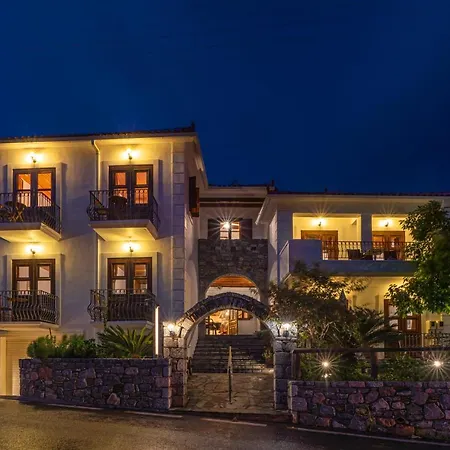 Hotel Paraliako Kyparissi 3*