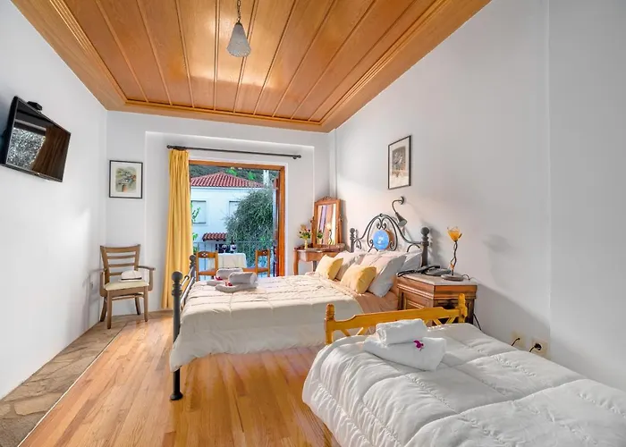 Paraliako Kyparissi Hotell 3*