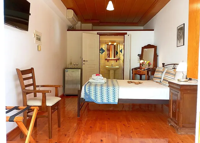 Paraliako Kyparissi Otel 3*