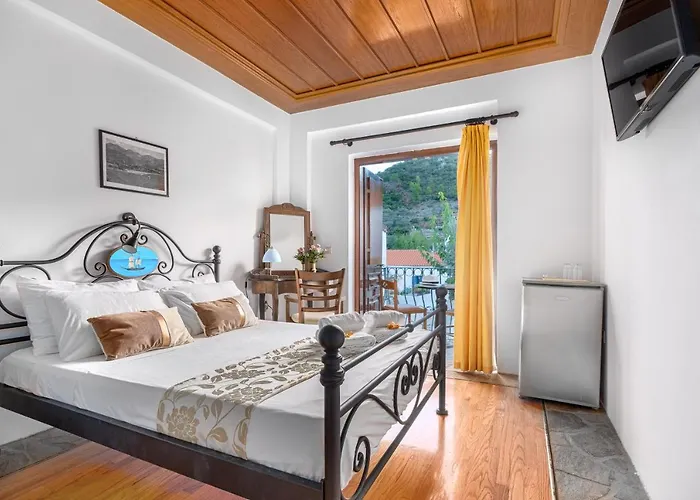 Hotell Paraliako Kyparissi Kyparíssion